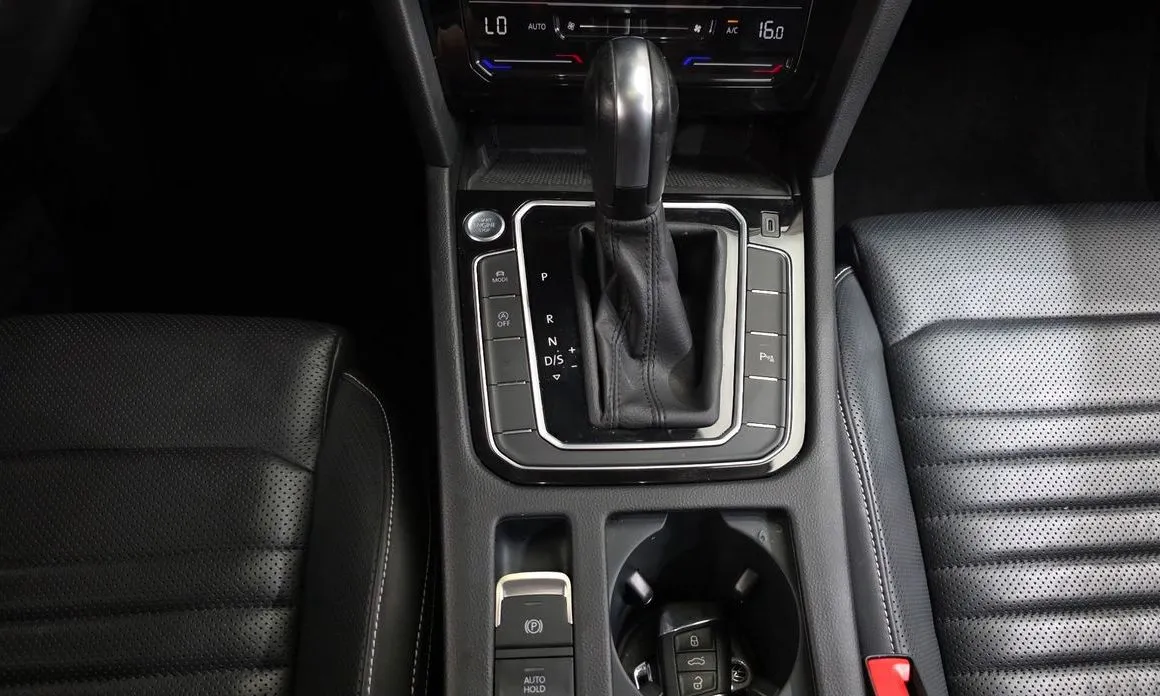 Volkswagen Passat — фото 6