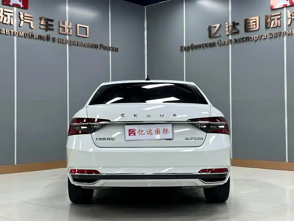 Skoda Superb — фото 6
