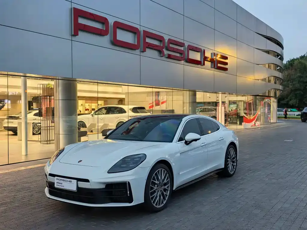 Porsche Panamera — фото 1