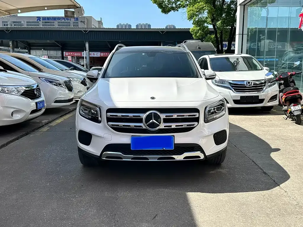 Mercedes-Benz GLB — фото 9