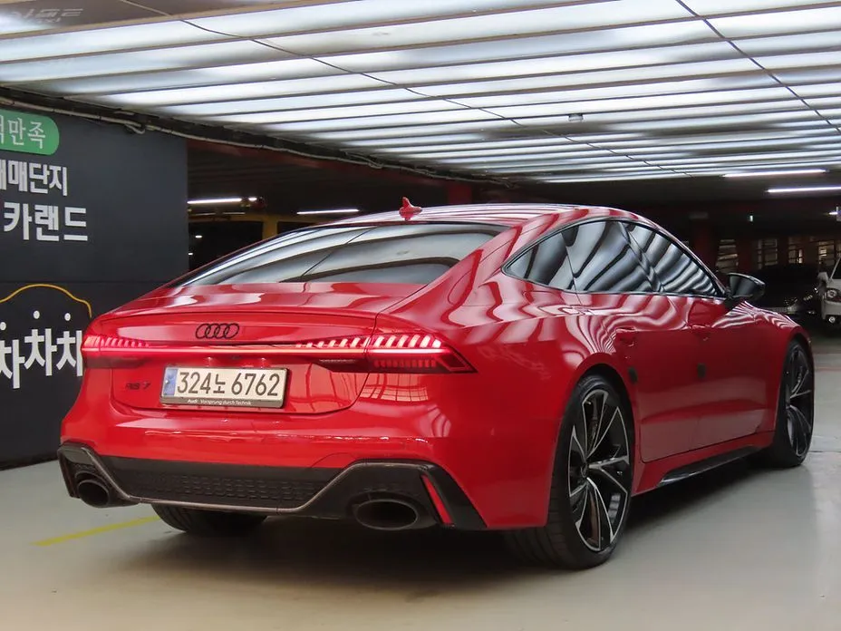 Audi RS7 — фото 9