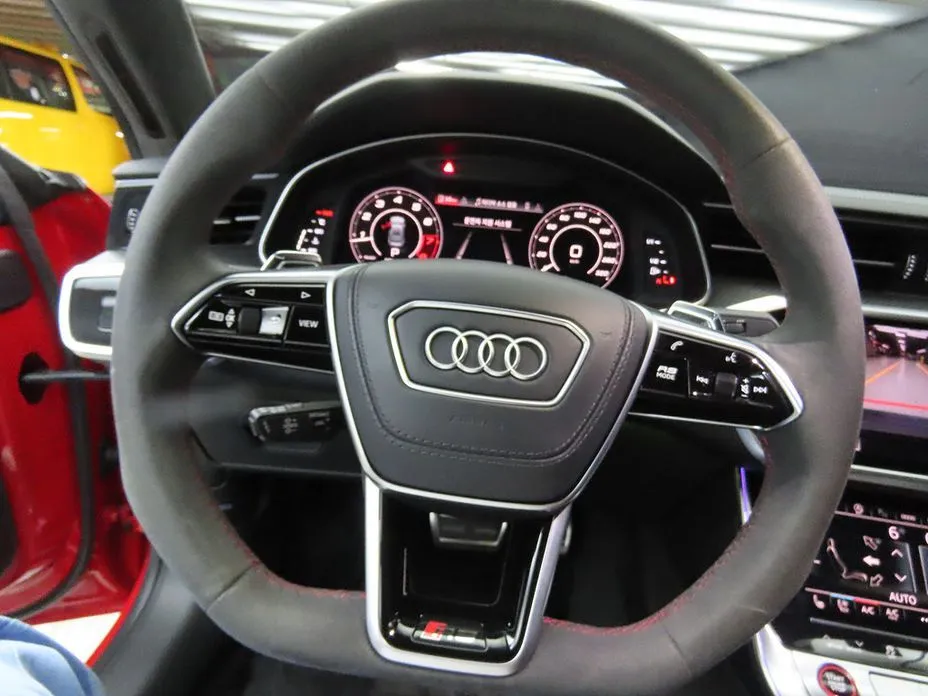 Audi RS7 — фото 8