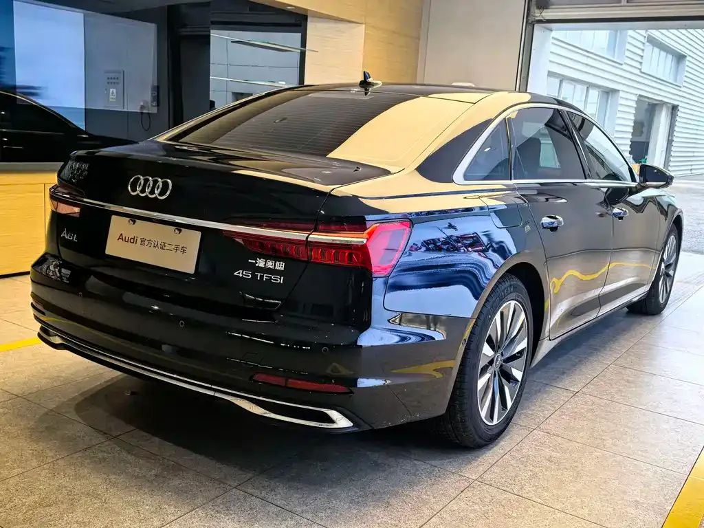 Audi A6L — фото 7
