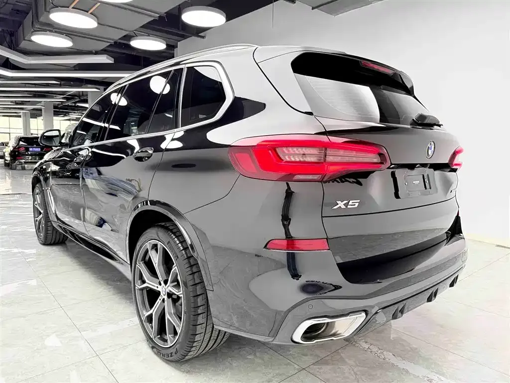 BMW X5 — фото 9