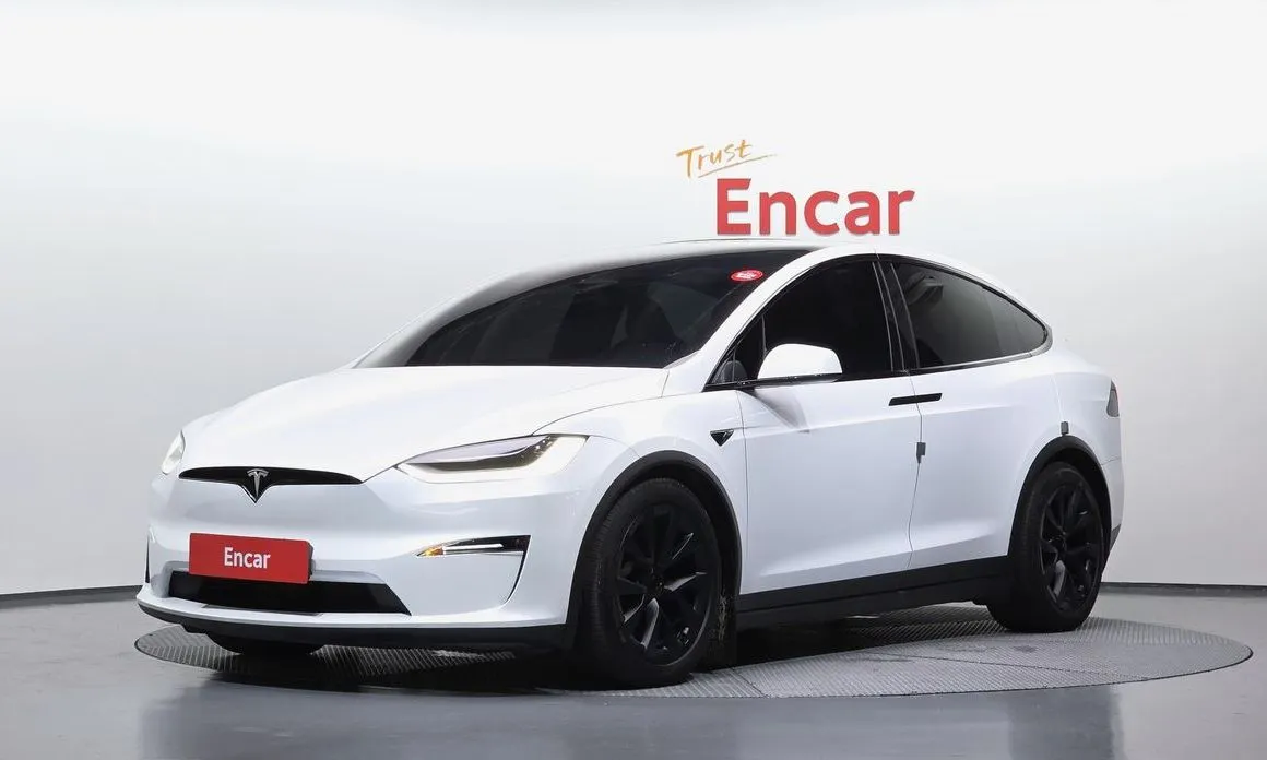 Tesla Model X — фото 1
