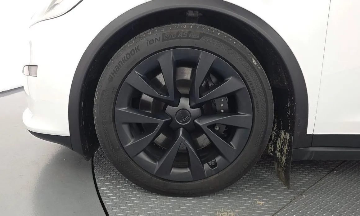 Tesla Model X — фото 3