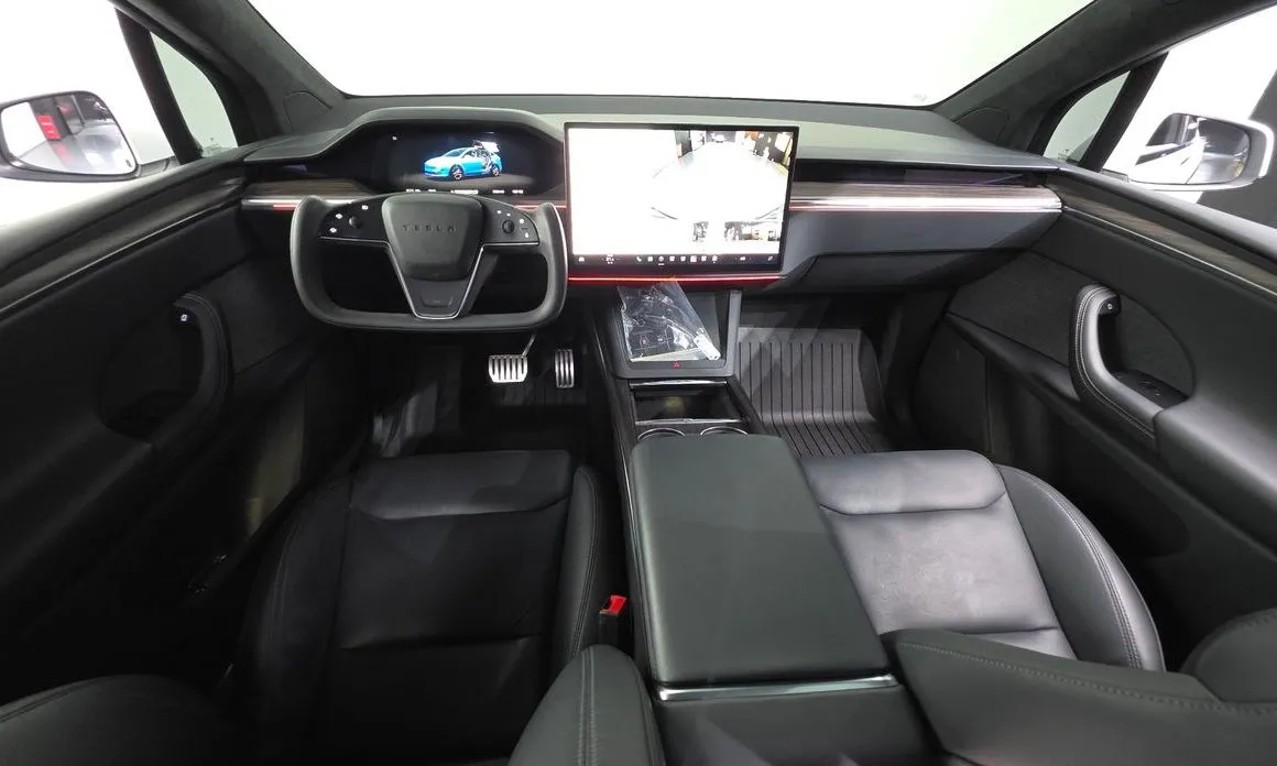 Tesla Model X — фото 7