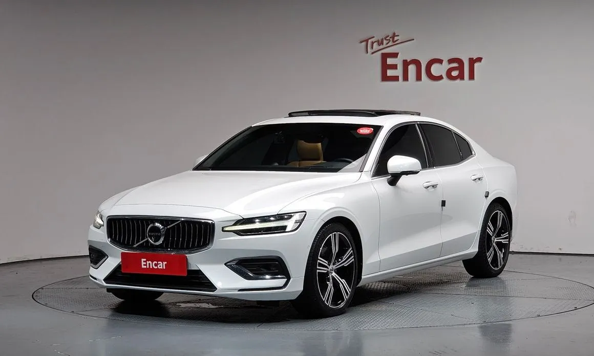 Volvo S60 — фото 1