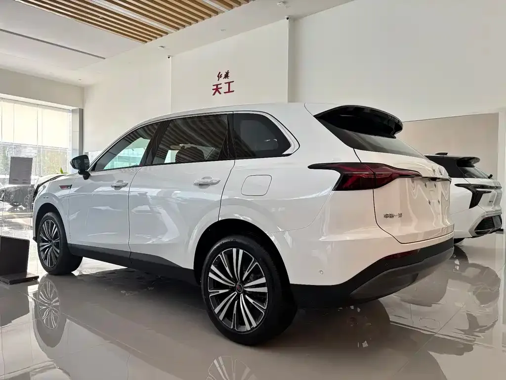 Hongqi HS6 PHEV — фото 3