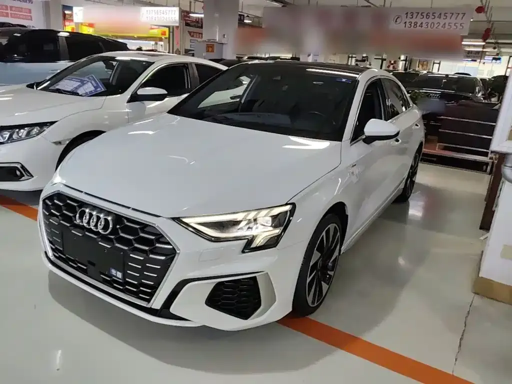 Audi A3 — фото 1