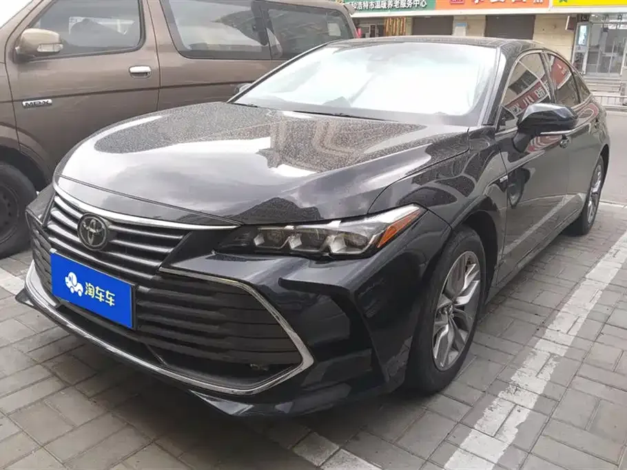 Toyota Avalon — фото 1