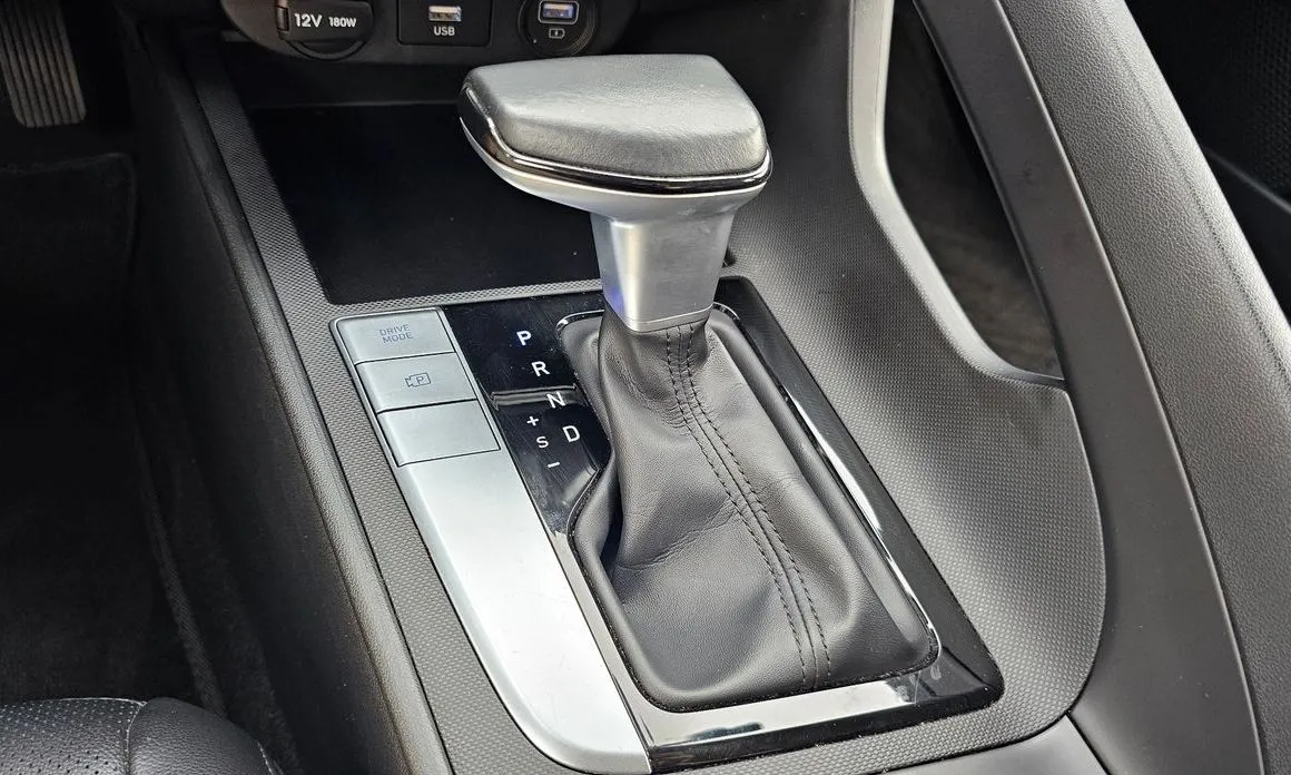 Hyundai AVANTE — фото 3