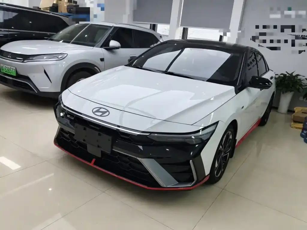 Hyundai Elantra — фото 3