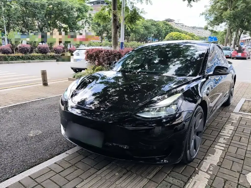 Tesla Model 3 — фото 10