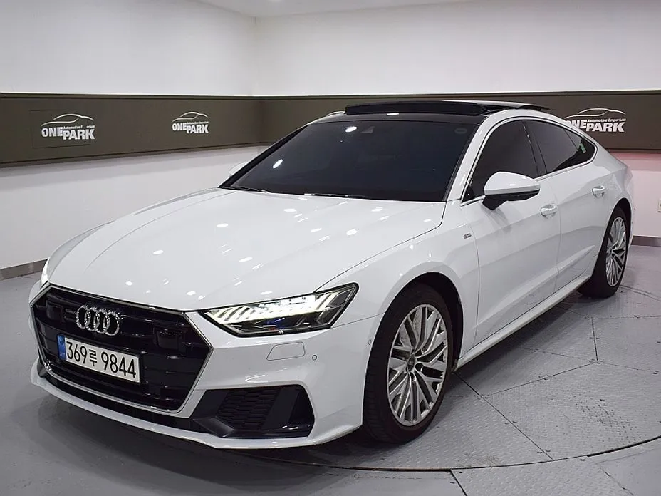 Audi A7 — фото 1