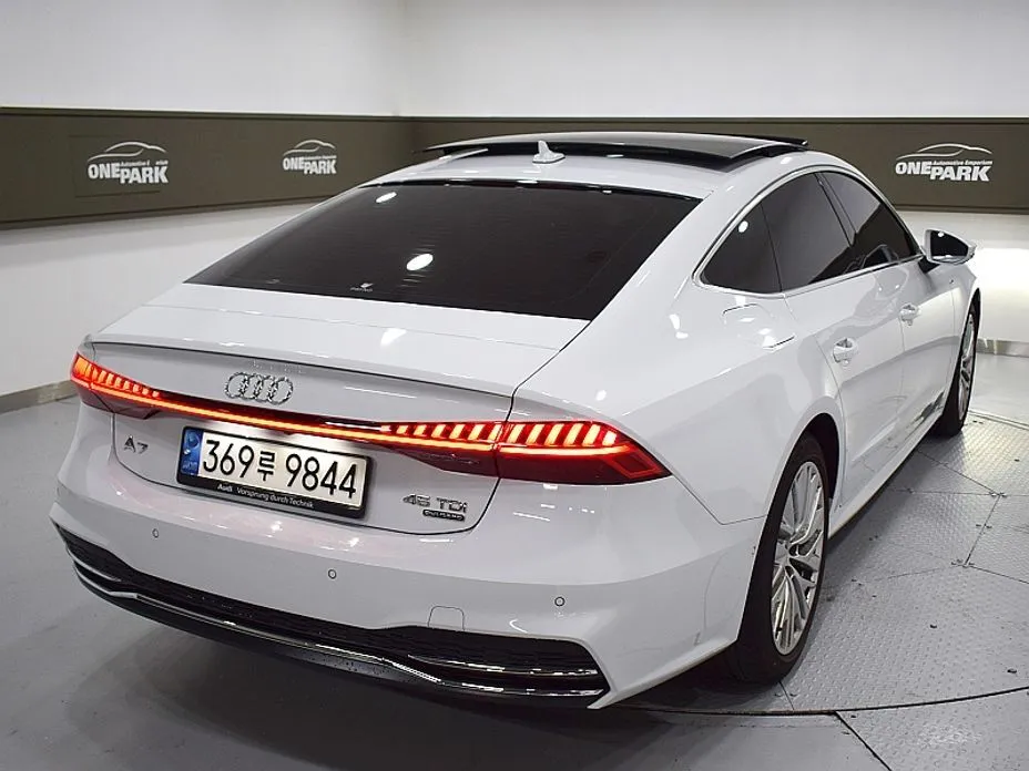 Audi A7 — фото 7