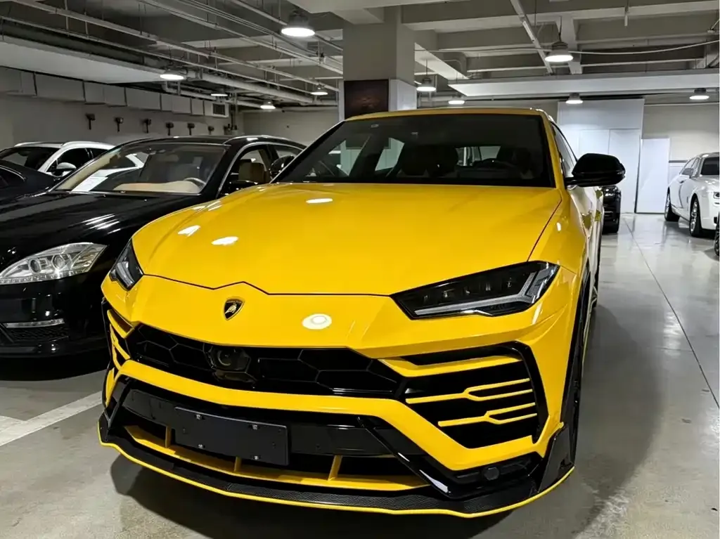 Lamborghini Urus — фото 1