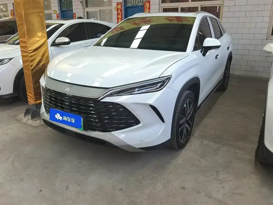BYD L DM-i — фото 1