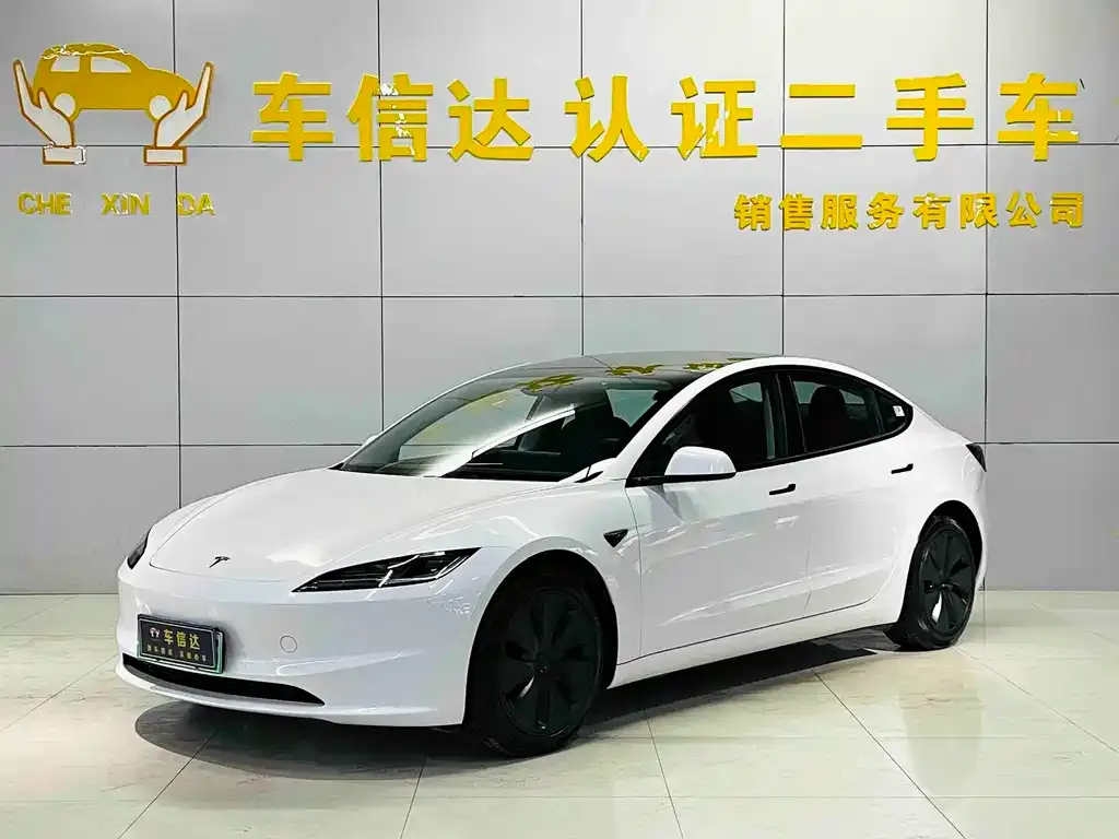 Tesla Model 3 — фото 1