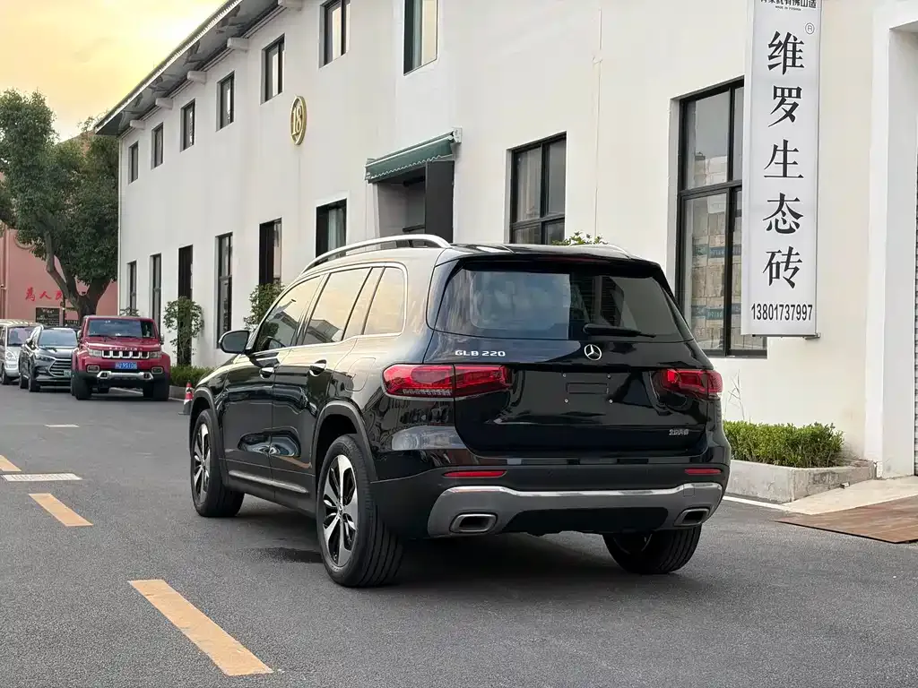 Mercedes-Benz GLB — фото 5