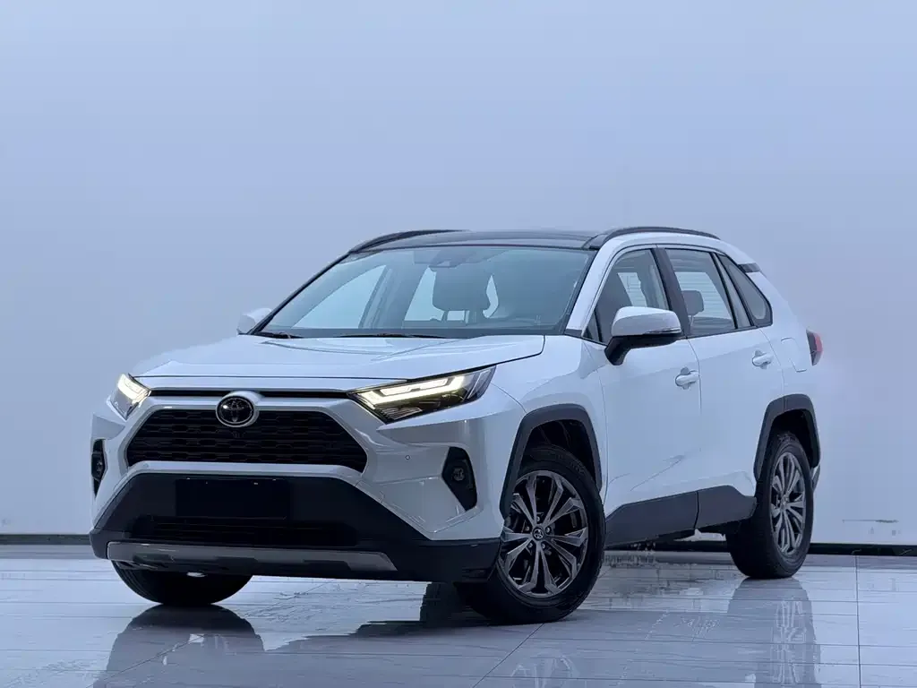 Toyota RAV4 — фото 1