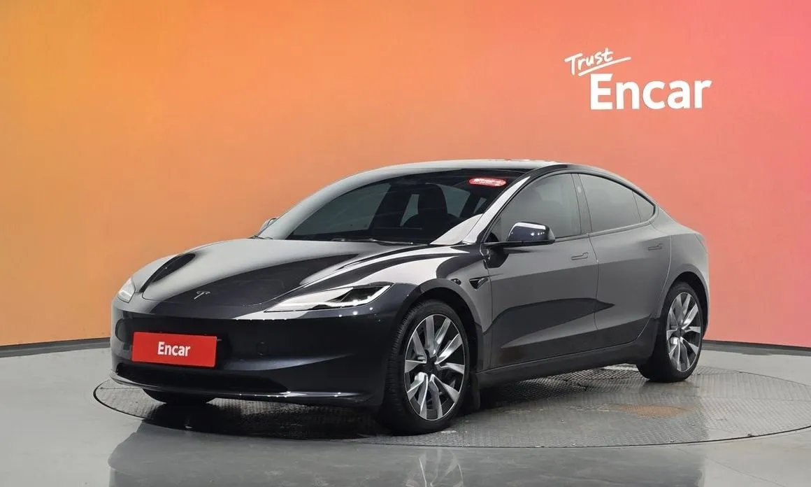 Tesla Model 3 — фото 1