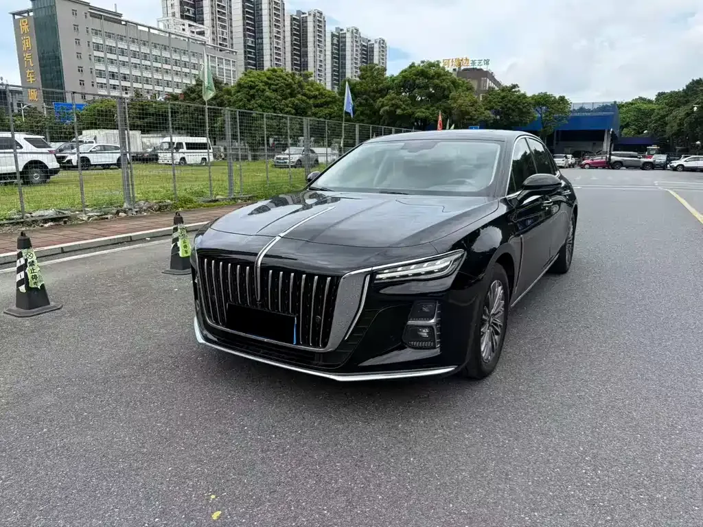 Hongqi H5 — фото 1