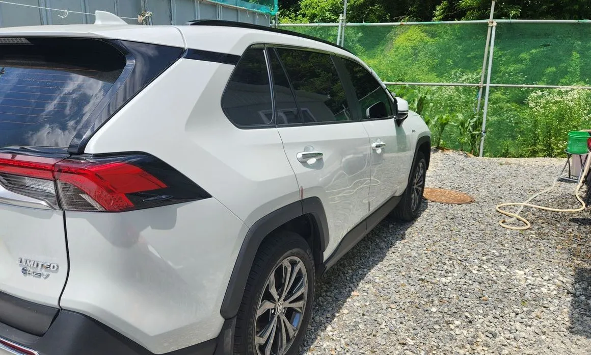 Toyota RAV4 — фото 8