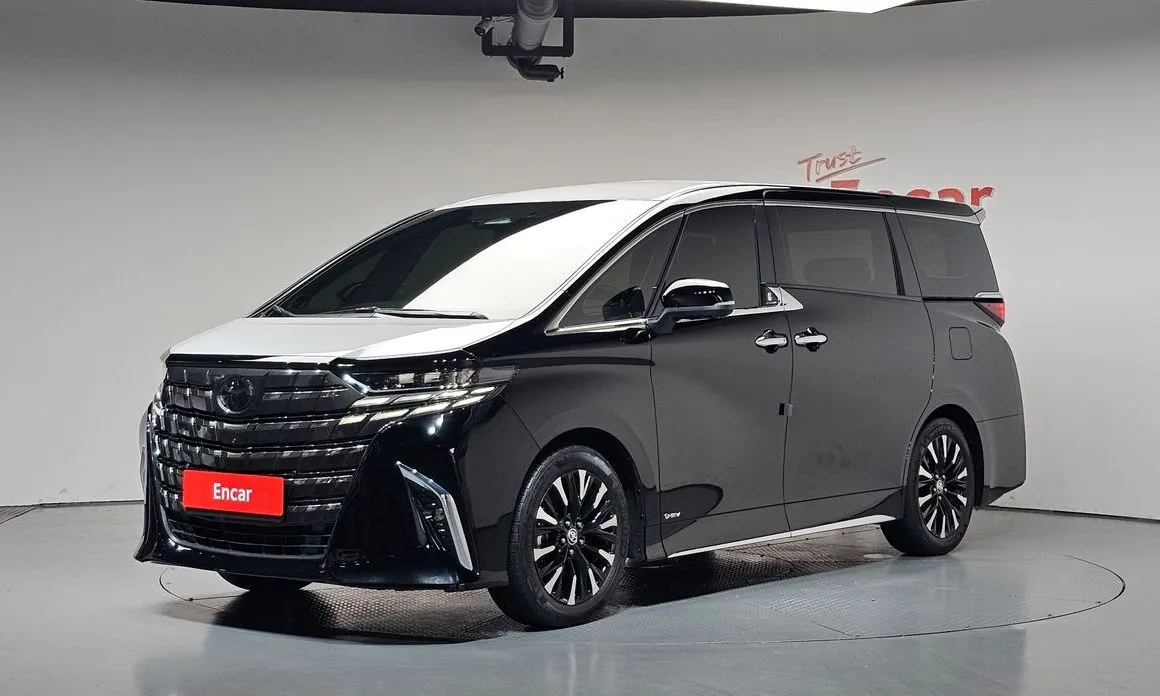 Toyota Alphard — фото 1