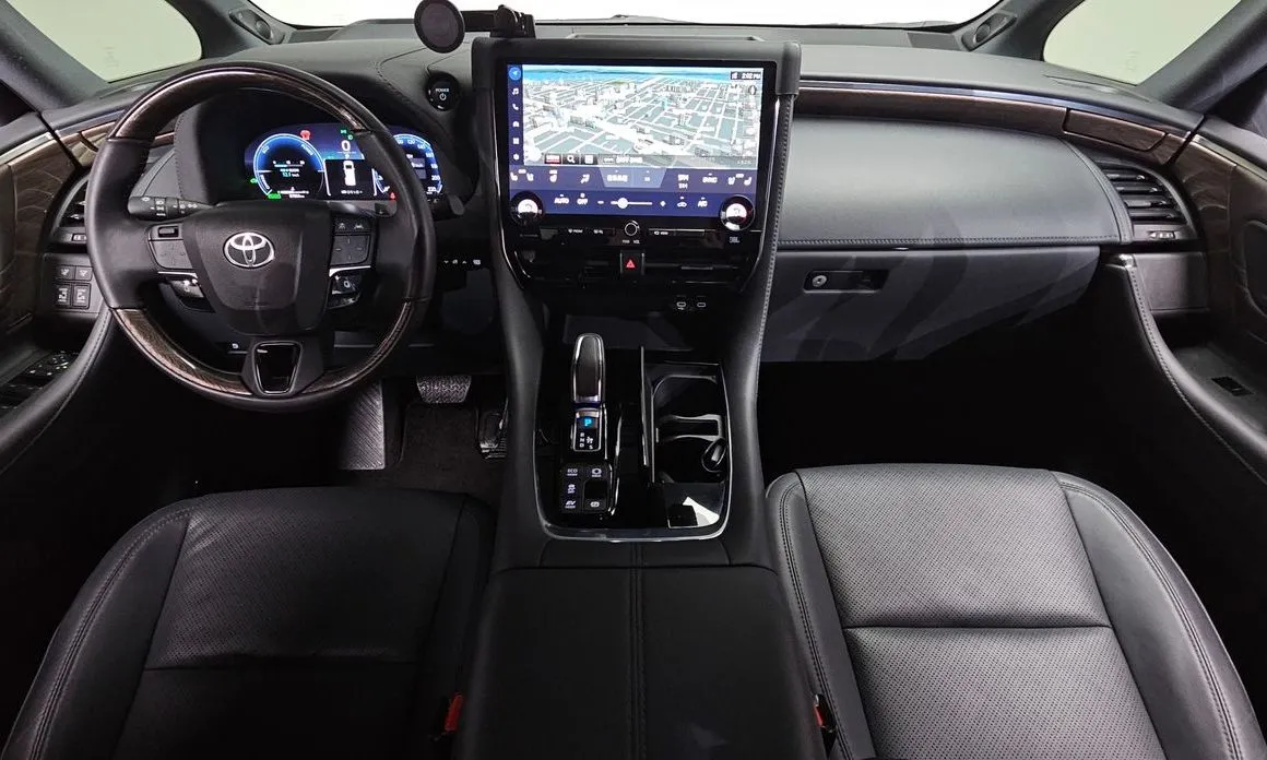 Toyota Alphard — фото 8