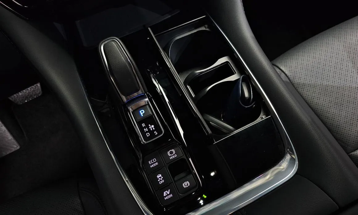 Toyota Alphard — фото 5