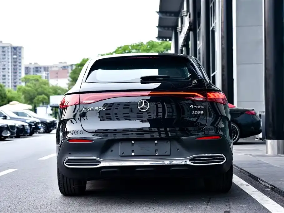 Mercedes-Benz EQE SUV — фото 2