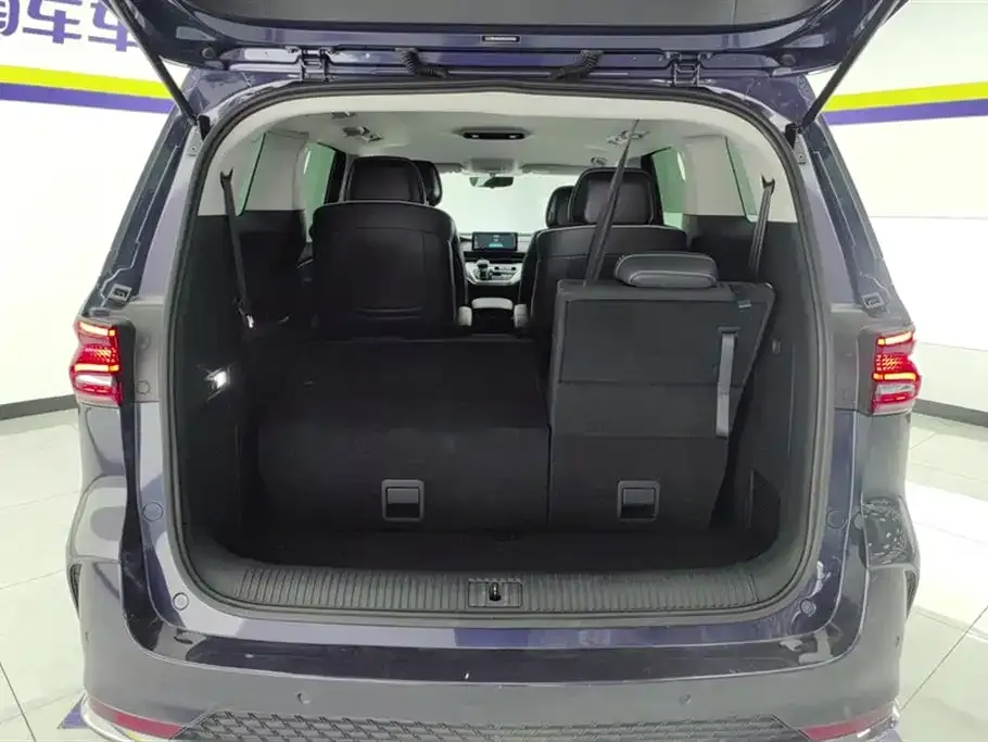 Roewe iMAX8 — фото 5
