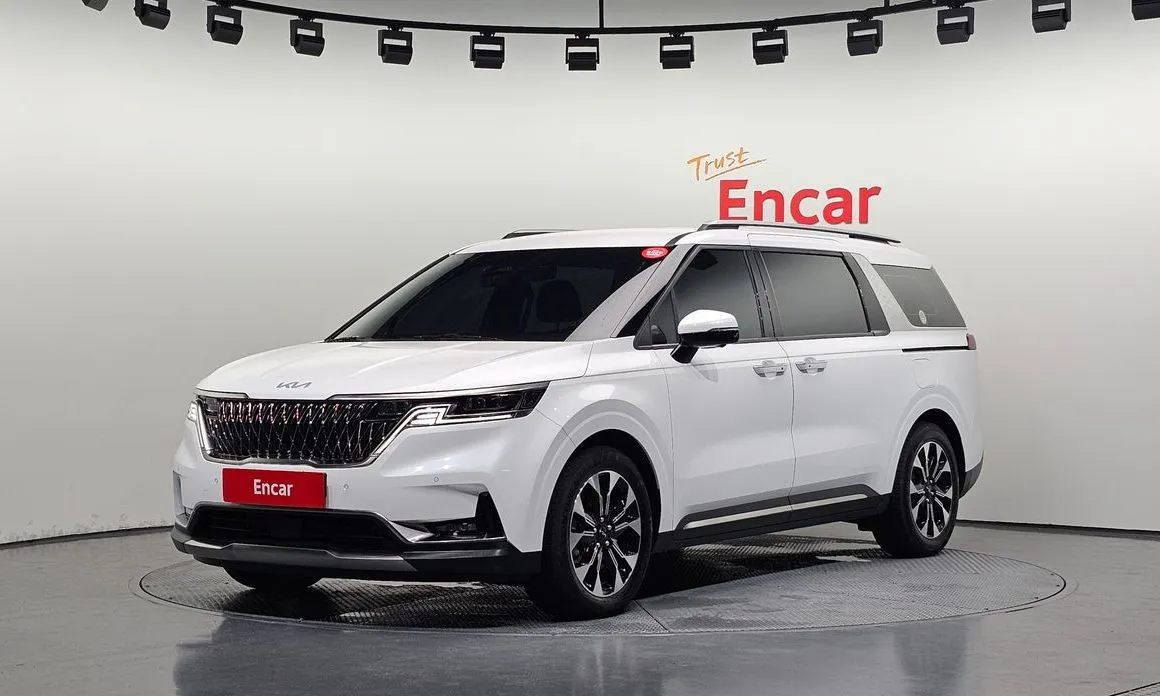 Kia Carnival — фото 1