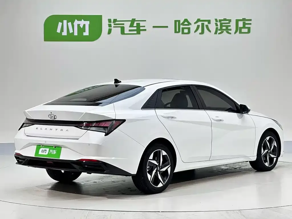 Hyundai Elantra — фото 4