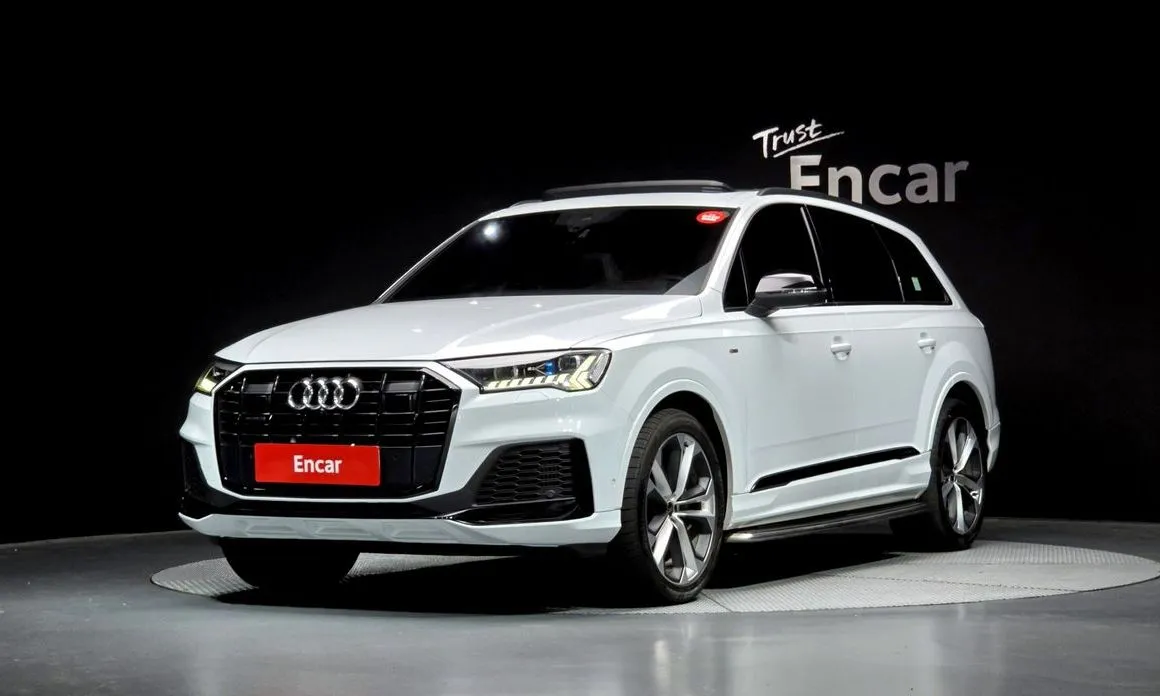 Audi Q7 — фото 1