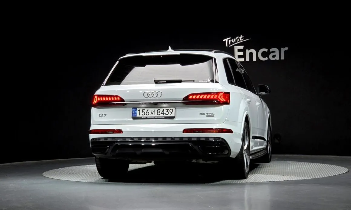Audi Q7 — фото 7