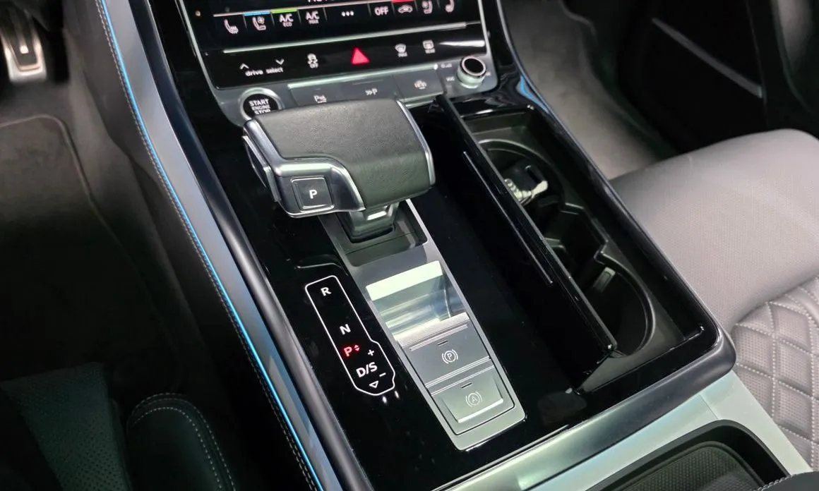 Audi Q7 — фото 10