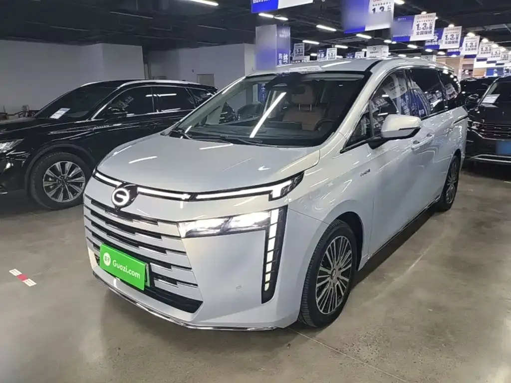 GAC Motor 传祺E8 PHEV — фото 1