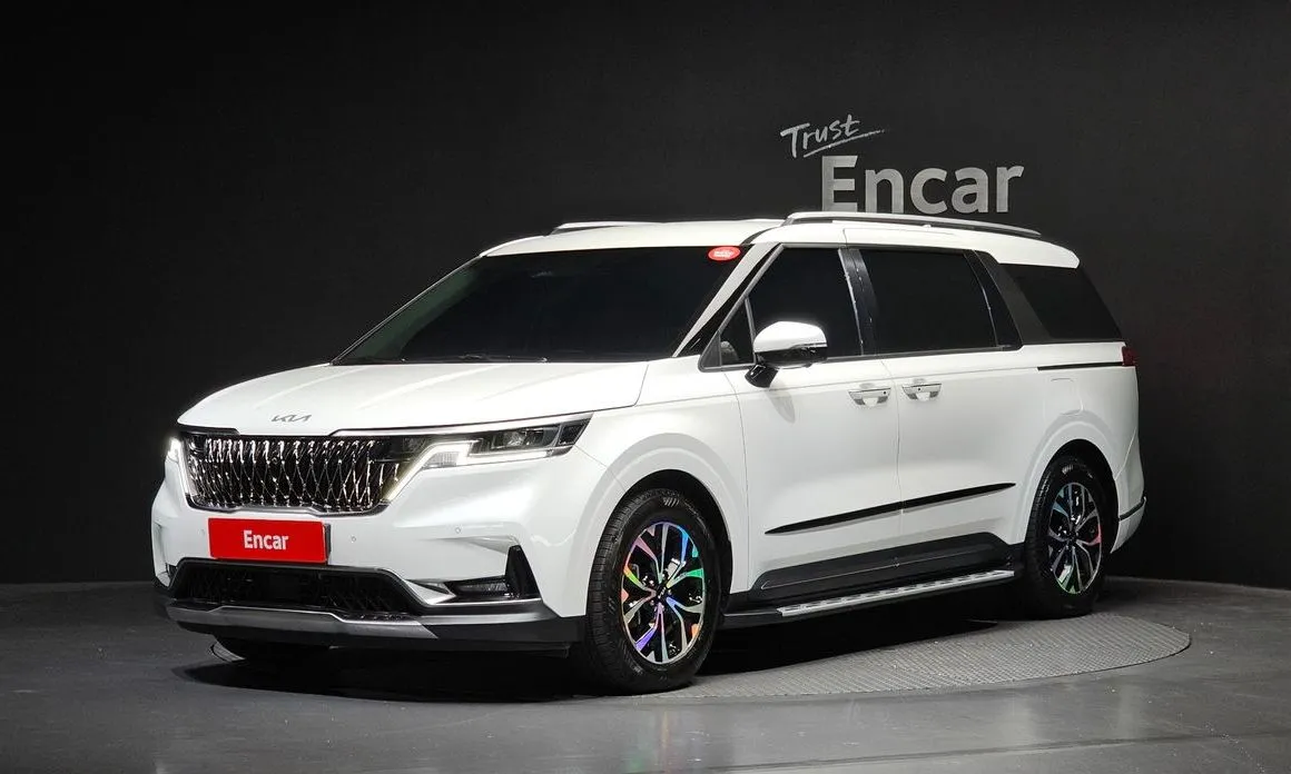 Kia Carnival — фото 1