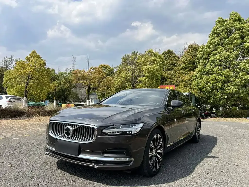 Volvo S90 — фото 1