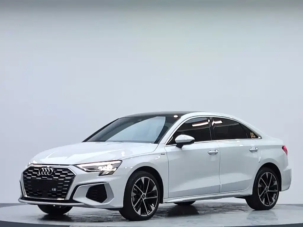 Audi A3 — фото 1