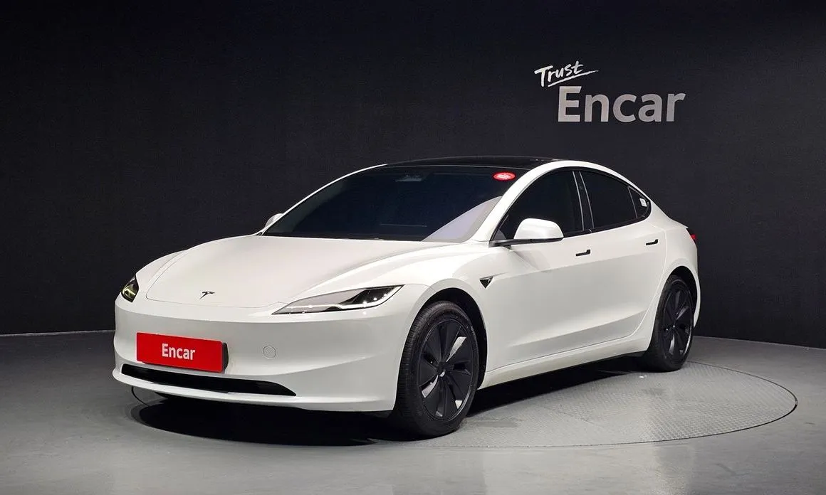 Tesla Model 3 — фото 1