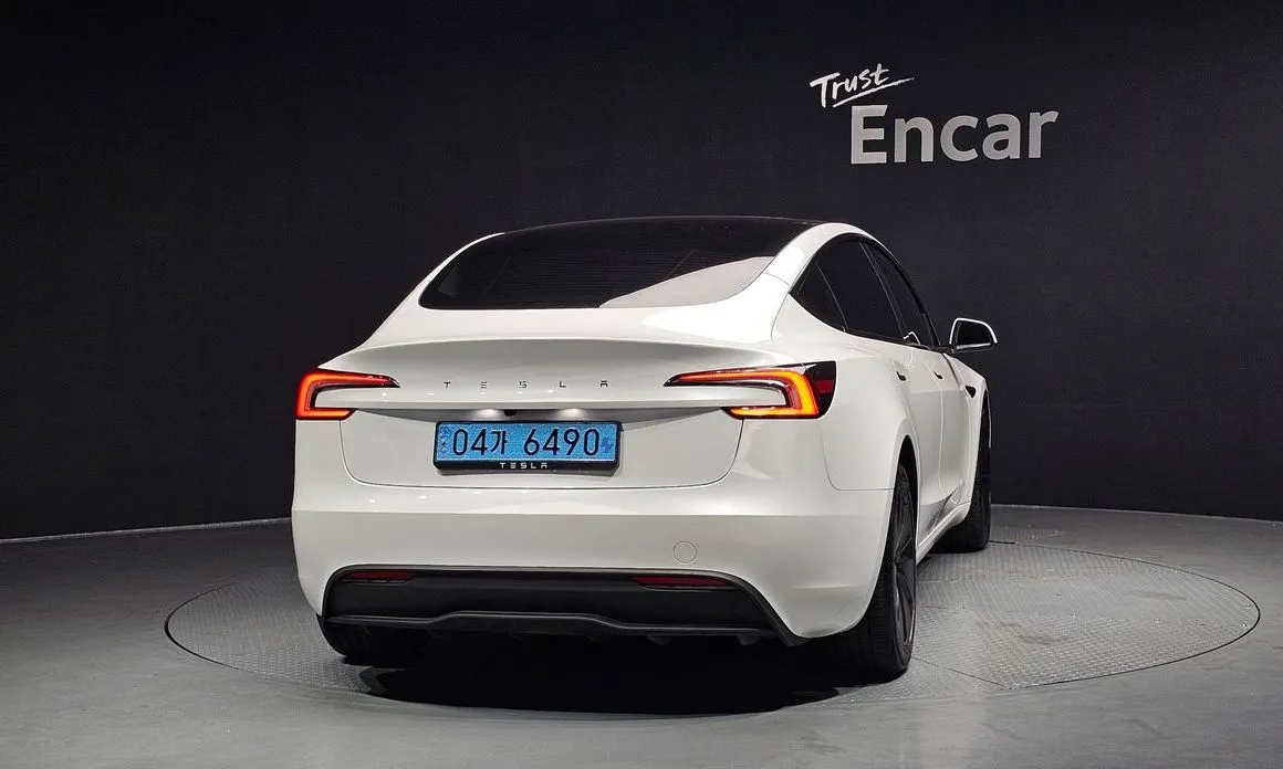 Tesla Model 3 — фото 4