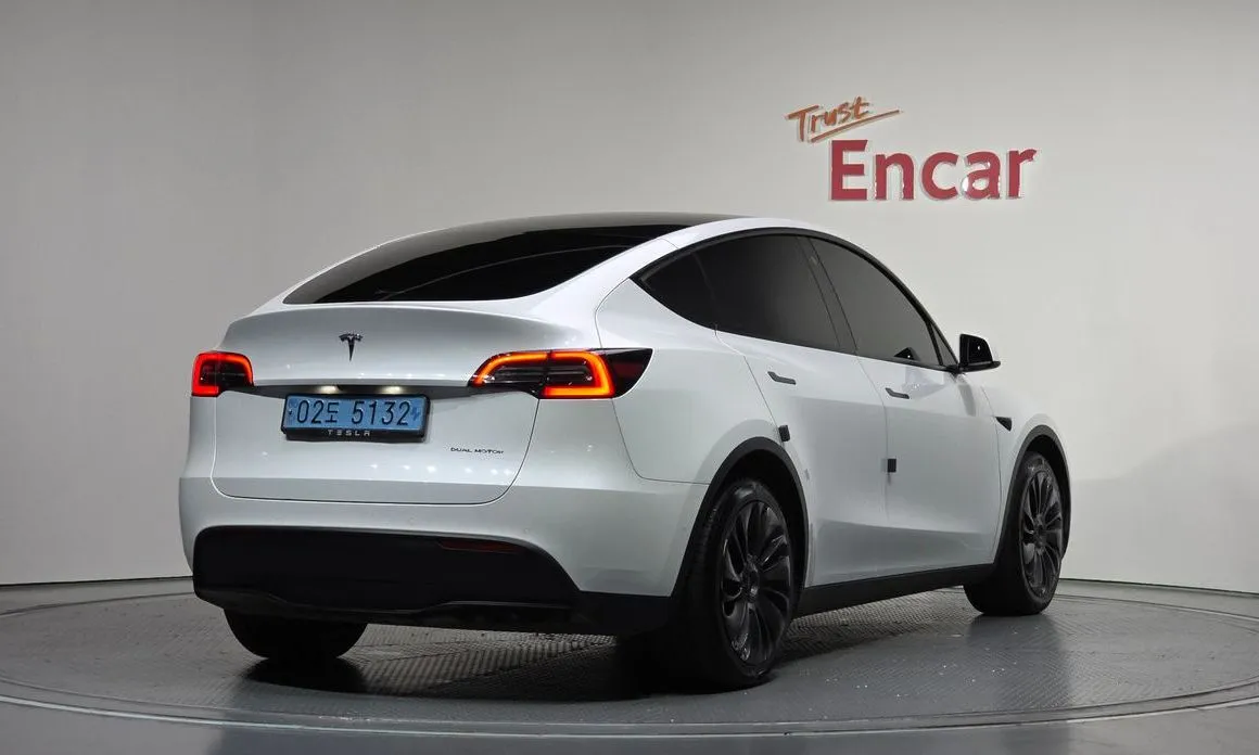 Tesla Model Y — фото 2