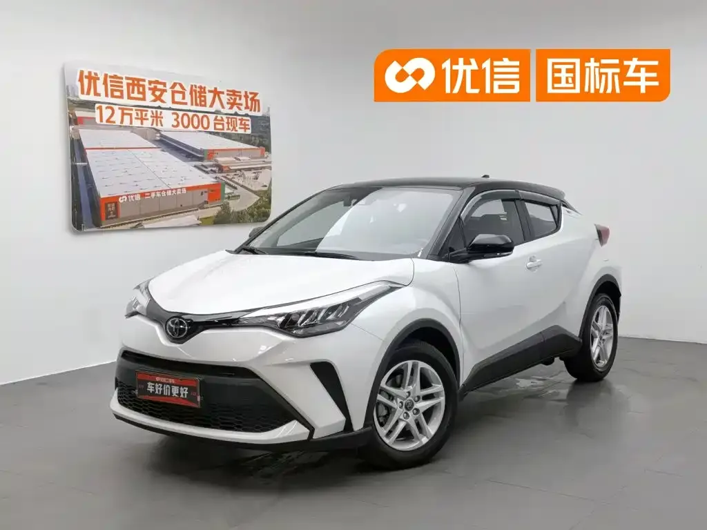 Toyota C-HR — фото 1