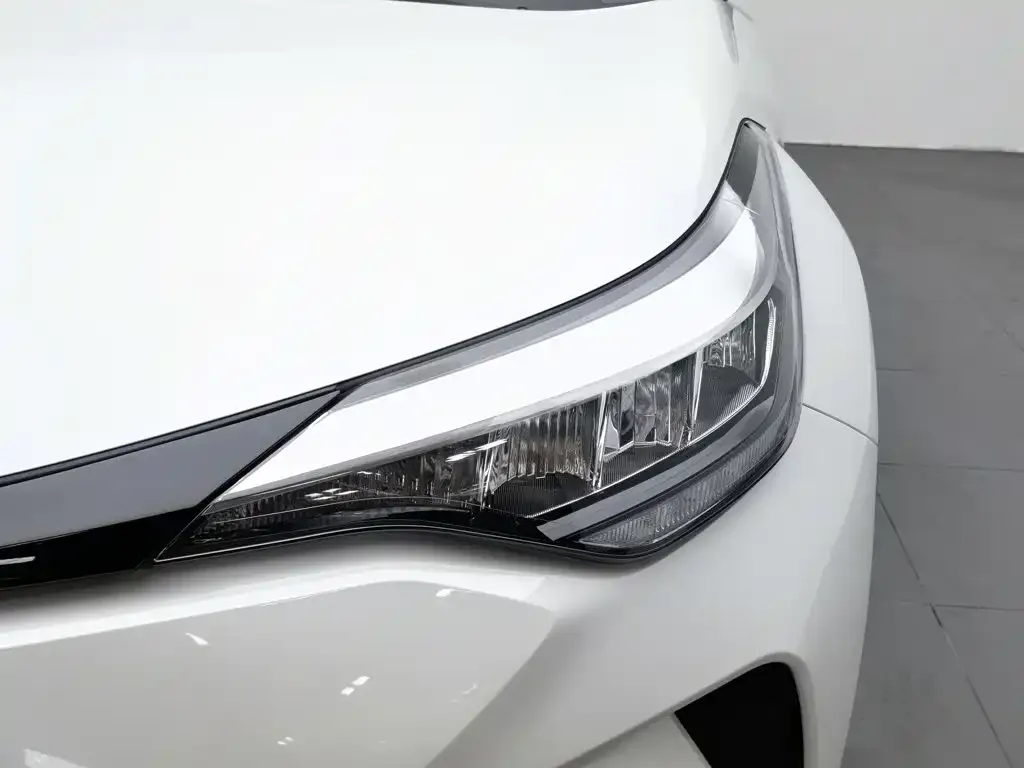 Toyota C-HR — фото 2