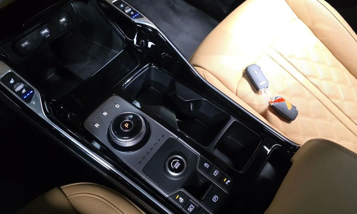 Kia Sorento — фото 4