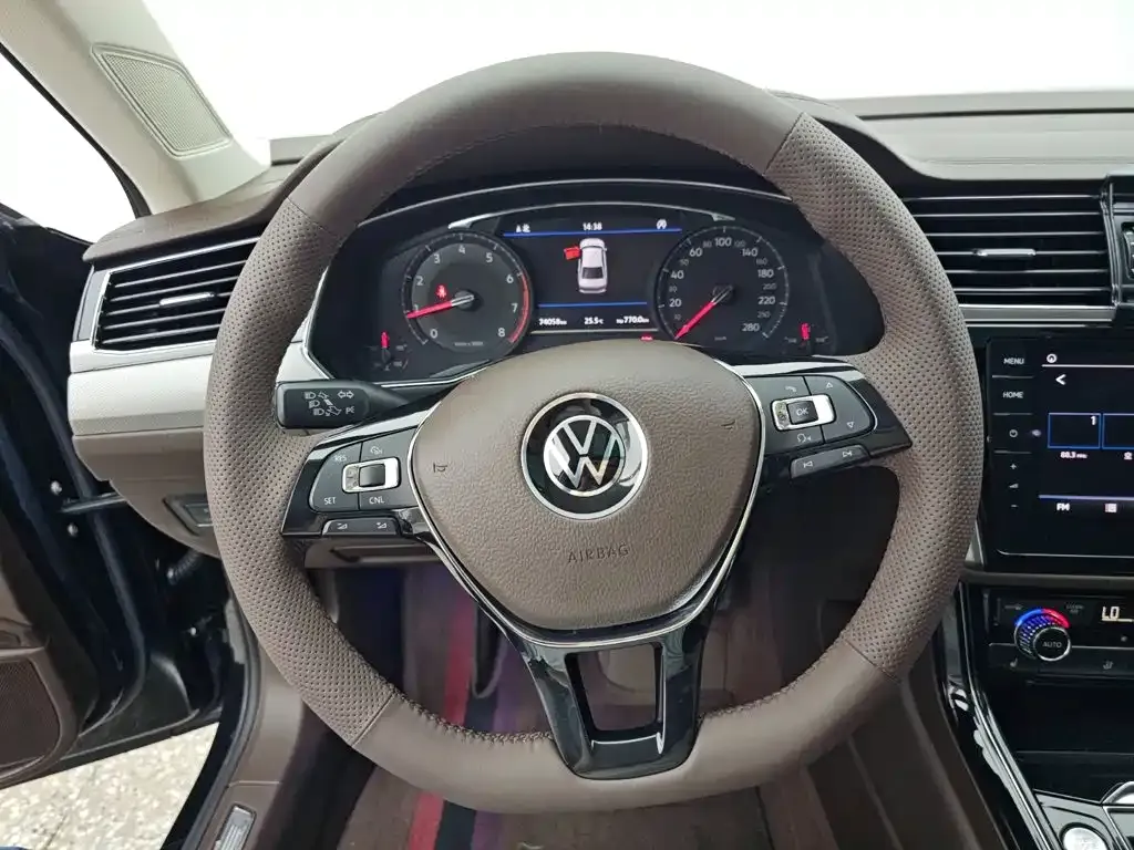 Volkswagen Phideon — фото 4