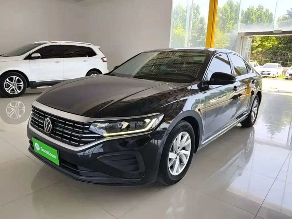 Volkswagen Passat — фото 1